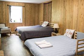 Lion's Head Bed & Breakfast | Friendly Owl B&B - Pine Room