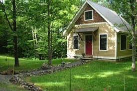 Underhill Cabin | Cozy Little Cabin in the Woods