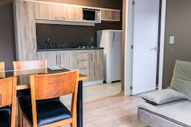 Gramado Apartment | Apto. Confortável para 5 pessoas - Flor Bromélia