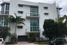 Flamingo/Lummus Apartment | Cozy two-story loft in South Pointe, Miami Beach