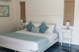 Providenciales House | The LightHouse Cottage- 2 bed private villa *pool*