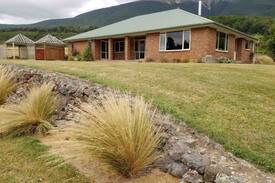 St. Arnaud Bed & Breakfast | Nelson Lakes Homestay - snug and cosy with views