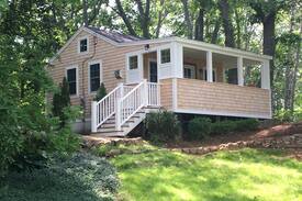 Kennebunkport Cabin | Cove House Cottage - Your Idyllic Maine Getaway