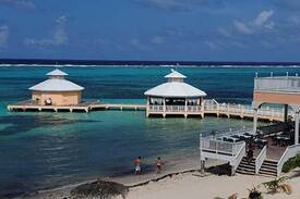 Gun Bay Apartment | Morritt’s Tortuga Club Grand Cayman 2 Br 2Ba