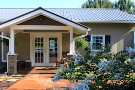 Hartwell House | Lighthouse Cottage Lake Hartwell