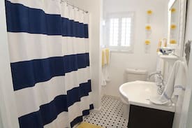 Tybee Island House | Jackie's Barefoot Cottage - Tybee Island, Ga