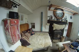 Donegal House | Extraordinary, Off-Grid Donegal eco-Cottage.