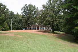 Batesville House | Dot's Place by Sardis Lake - A relaxing getaway!