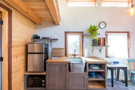 Nob Hill House | The Nob Hill Tiny House ~ An Upscale Cabin Retreat