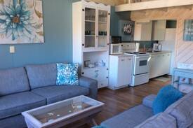 Chelton Cabin | Leah's Beach Haven ~ Ocean View Cottage