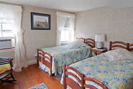 Marblehead Bed & Breakfast | The Nautilus in Old Town Marblehead
