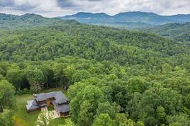 Fayetteville House | Gigantic Luxury Modern Home in The New River Gorge