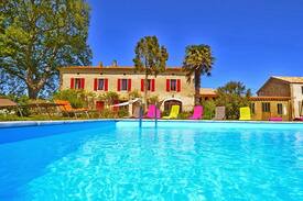 Lamotte-du-Rhone Villa | Old Provencal Farmhouse 18 pers