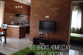 Si Rusa Villa | RED BRICKS HOMESTAY PORT DICKSON