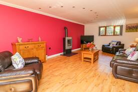 Bontnewydd House | Derwen Haidd means Oak Valley