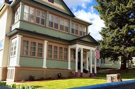 Deadwood House | The Deadwood House LOCATED IN TOWN