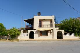 Istron Apartment | Villa Domna Ground Floor Apartment with Yard