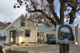 Cedaredge House | Grand Mesa Gateway Airbnb/Serenity