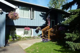 Scenic Foothills House | Nikki Dee's B&B