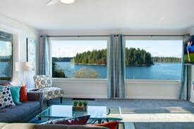 Tillicum House | Lake House on American Lake with Dock