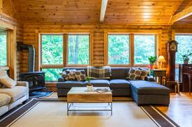 Warrensburg Cabin | The Brampton Lodge