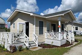 Surf City Cabin | “Sea Biscuit”-Oceanside cottage in Surf City!