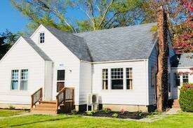 Barrington House | Grampy's House: Large home in Barrington Passage