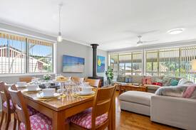 Culburra Beach House | Beach Stay Love, 3 min stroll to the beach