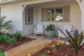 East Beach House | 4326 11th St, "Hank's Cottage"