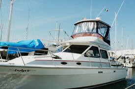 Ensenada Boat Rental | Yate Carolyn V yacht disponible para hospedaje