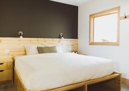 Mt. Hood - Columbia River Gorge Hotel | King Cabin at The Society Hotel