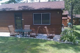 Tomahawk Cabin | Breezy Bay Cottage - Lake Nokomis
