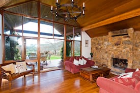 Whitby House | Yarrabah Holiday Retreat, Jarrahdale, Perth Hills