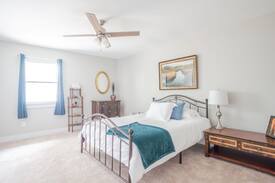 Williamstown House | St. James Place near Ark! (2 bd)