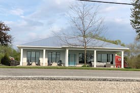 Amherstburg Cabin | Wine-Down Cottage on the Waterfront