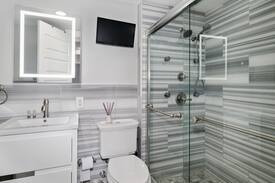 Center City East Apartment | Top Studio in Old City, 8min walk to Liberty Bell