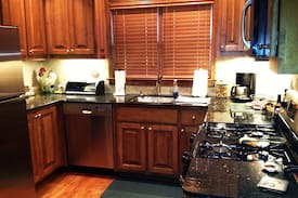 Milton House | Charming Carriage House in Milton