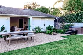 East Mesa House | Shoreline Retreat - newly renovated, walk to beach