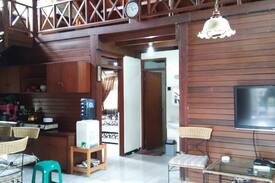 Cipanas Villa | Puncak Villa Lotus D11, wooden modern villa
