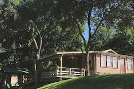 New Braunfels Cabin | Brodie's Bungalow on Lake Dunlap