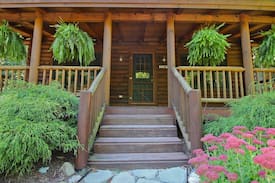 Saugatuck Cabin | Coyote Cabin - Luxury Log Cabin