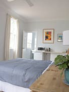 Molong House | Coach House, Tilbrook * Beautiful Green Grounds*