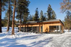 Leavenworth Cabin | The Hideout Cabin. River Access & Room to Roam!