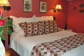 Adamstown Cabin | Firefly Cottage-Lancaster County PA