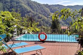 Lanciole House | Casa in Pietra Le Panche, Indipendente con piscina
