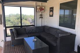 Ward House | Jetty Shack Accommodation