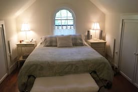Yellow Springs House | The English Cottage - Enchanting, 1 block to town