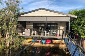 Lake Bennett House | Kookaburra Cottage - Reflecting Tranquility
