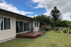 Allestree House | Graceland - Direct Beach Access with Boat parking