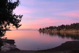 Regional District of Nanaimo Apartment | The Salish Sea Inn - 2 bedroom Oceanfront Getaway